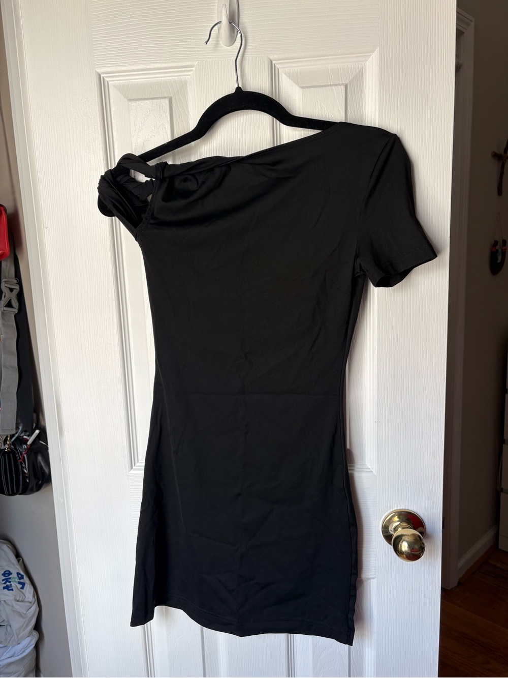 Commense Black Asymmetrical One-Shoulder Knot Dress